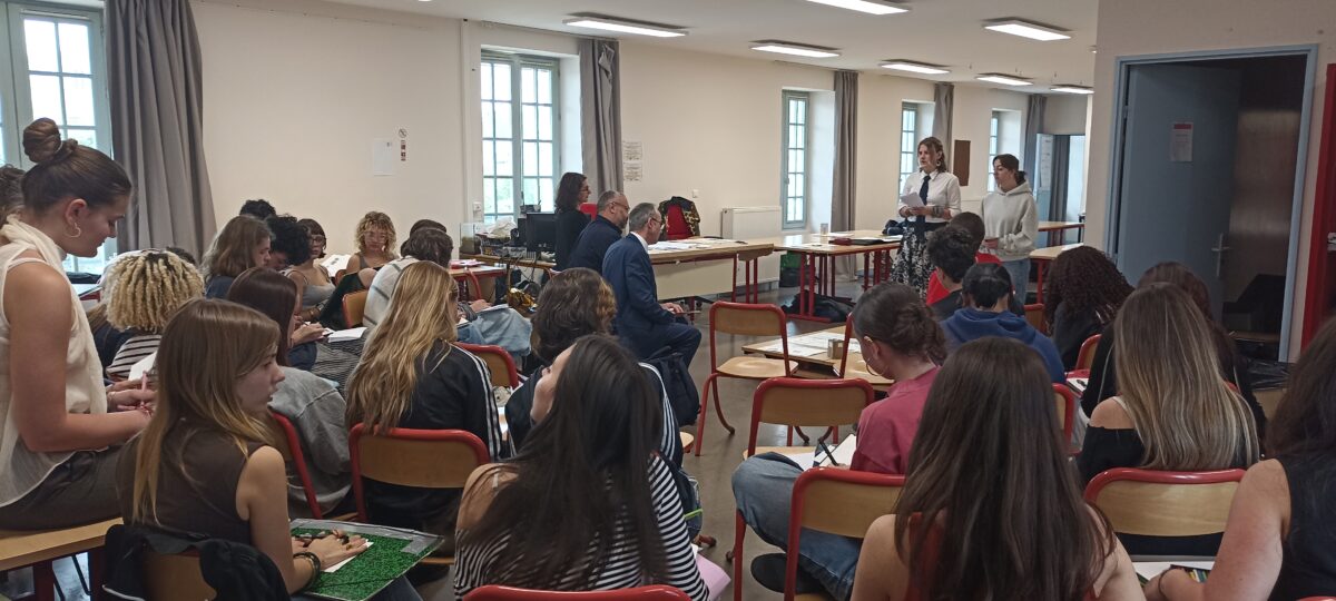 délibération du jury en 1STD2A pour le choix de l’œuvre commémorative en lien avec la panthéonisation de Marc Bloch
